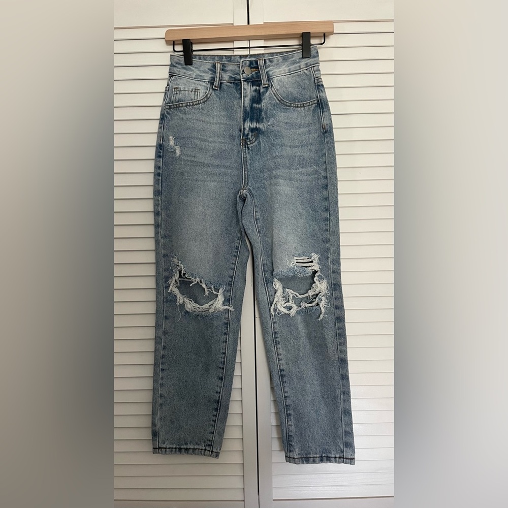 SHEIN Women’s Light Blue Distressed Jeans